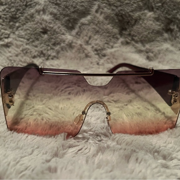 🌅XL TINTED SHADE SUNGLASSES🌅 - Picture 3 of 3